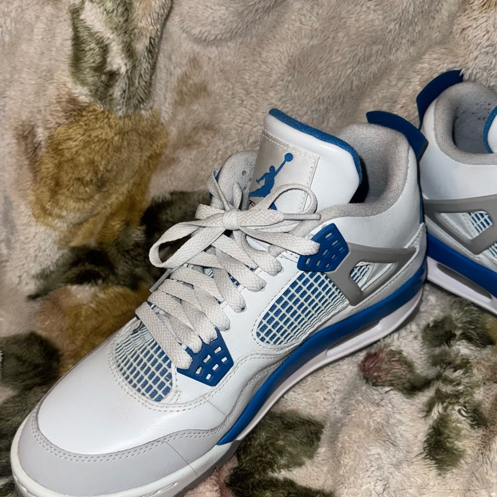 Nike Jordans White and Blue Athletic Shoes - Picture 3 of 4